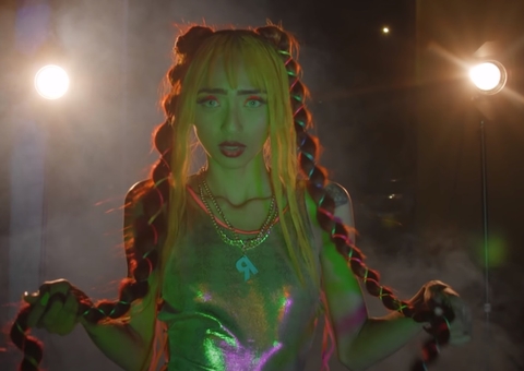 Ruivinha de Marte lança funk 'Passinho da Ruivinha'; assista ao clipe