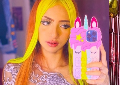 Ruivinha de Marte fala sobre plásticas após ganhar dinheiro