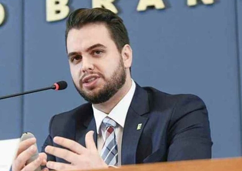 Alexandre de Moraes solta Filipe Martins, ex-assessor de Bolsonaro