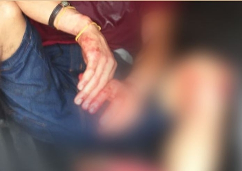 Homem é espancado após roubar motocicleta e fazer arrastões em Manaus