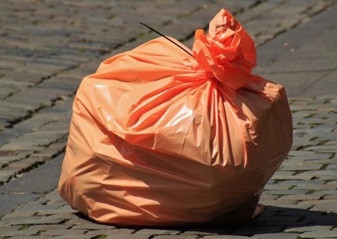 Corpo de mulher é encontrado esquartejado dentro de sacos em via pública 