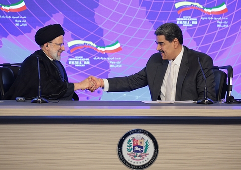 Irã oferece apoio total à Venezuela contra bloqueio dos EUA em Caracas