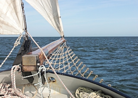 Final com Martine Grael e Kahena na vela é adiada por falta de vento