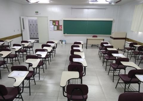 Escola suspende aulas após corpo ser encontrado dentro de sala