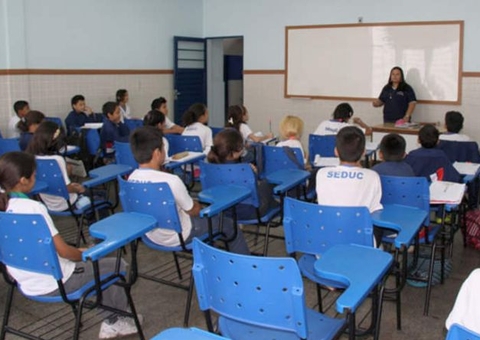 Gasto com fardamento escolar em Rio Preto da Eva é de R$ 250 mil