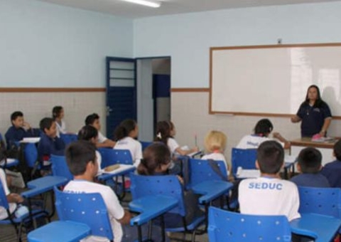 Em Santo Antônio do Içá nove escolas de madeira custam R$ 1 milhão