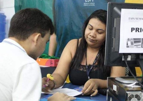 Inscrições no programa Bolsa Idiomas encerram esta semana em Manaus