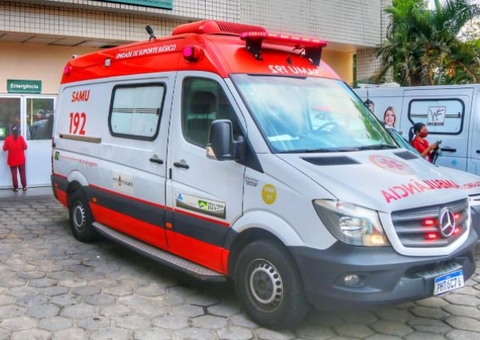 Mulher é baleada no rosto dentro de carro de aplicativo em Manaus 