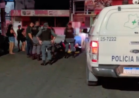 Mulher é arremessada ao ser atropelada por Picape em avenida de Manaus