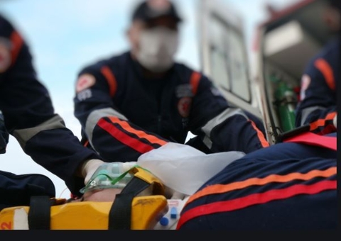 Idoso leva tiro no rosto ao reagir a assalto na frente de casa em Manaus 