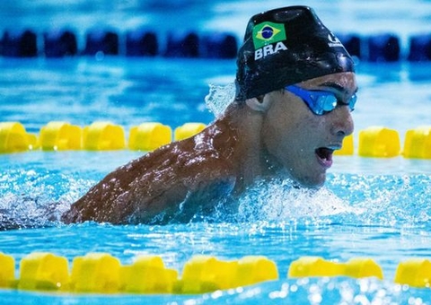 Promessa da natação paralímpica quer seguir legado de Daniel Dias