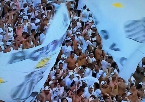 Torcida abraça o Santos mesmo após vexame e motiva elenco antes de decisões