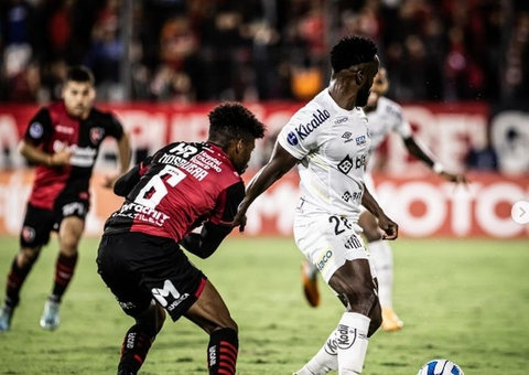 Santos perde para Newell's e se complica na Sul-Americana