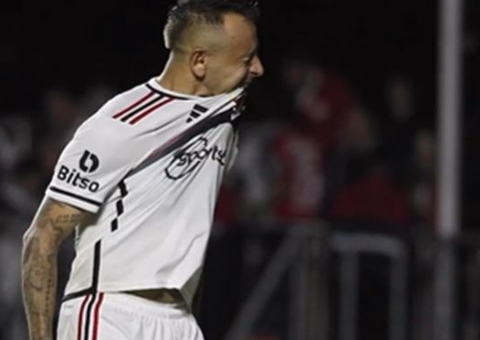 Grêmio e São Paulo se enfrentam neste domingo pelo Brasileiro; Suárez é poupado