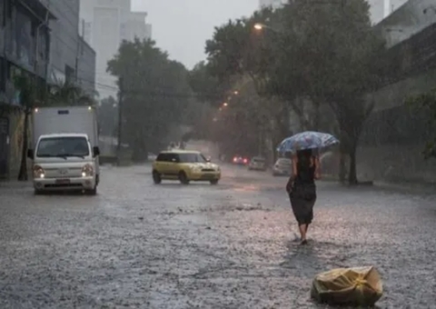 Chuva põe São Paulo em estado de atenção e deixa 60 mil sem energia