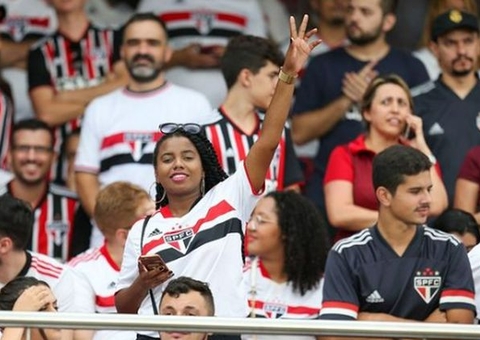 São Paulo consegue voo e vai voltar da Argentina após 12 horas de espera