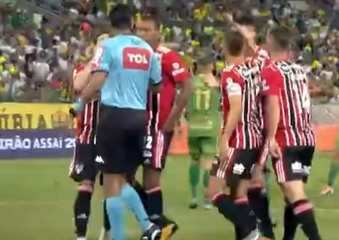 São Paulo empata com 1 a menos contra Cuiabá após coro de "burro" para Ceni