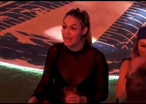 Sarah causa polêmica ao falar das mortes na pandemia: não to sentindo nada