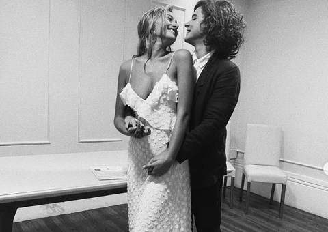 Sasha Meneghel se casa com vestido grifado; saiba quanto custou