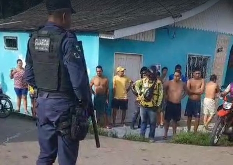 Moradores encontram homem morto a facadas em rua de Tefé