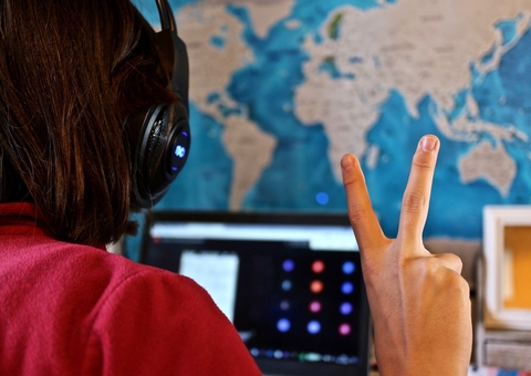 USP oferece cursos gratuitos e online na área de humanidades