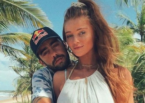 Pedro Scooby e Cintia Dicker revelam sexo e nome do bebê