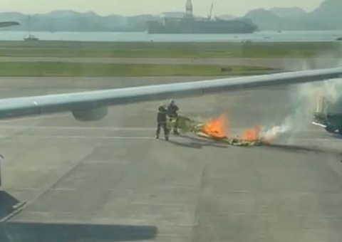 Vídeos: Balão cai sobre avião e pega fogo dentro do Aeroporto Santos Dumont no Rio