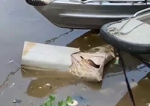 Corpo esquartejado é achado boiando em rio na Feira Manaus Moderna 