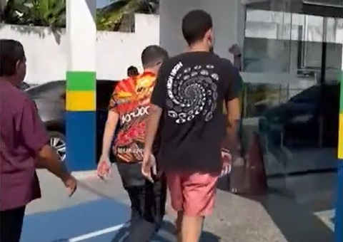 Trio que fazia delivery de drogas em condomínios na Ponta Negra é preso