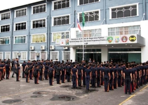 Estudante de colégio da PM é espancado por colegas durante futebol em Manaus