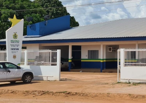 Mulher é presa por participar de latrocínio em Itacoatiara; vítima levou tiro na testa