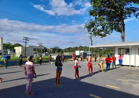 Vacinados do grupo de risco são liberados para visitar detentos no Amazonas