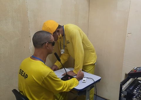 Detentos de presídio em Manaus lançam programa de rádio web