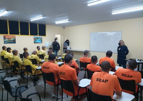 Detentos começam curso de pintura predial em cadeia do Amazonas