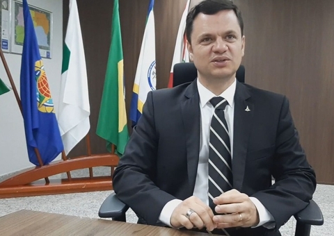 Delegado da PF, Anderson Torres, é anunciado como novo ministro da Justiça