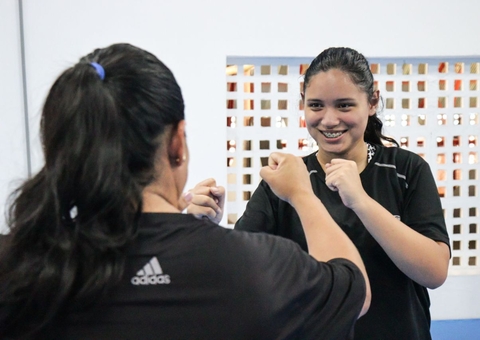 Inscrições para curso gratuito de Defesa Pessoal para mulheres estão abertas em Manaus