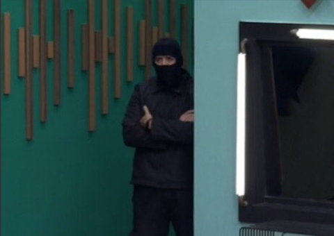 Seguranças invadem Power Couple após briga entre Hadballa e Matheus Sampaio