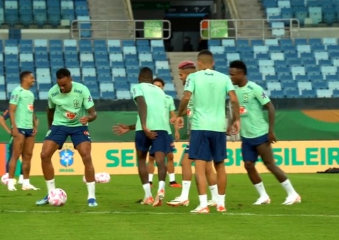 Seleção treina com Vini Jr e Arana como novidades entre os titulares