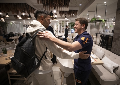 Seleção Brasileira desembarca na França para amistosos