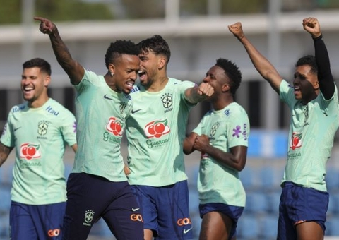 Seleção faz treino com grupo completo na Espanha