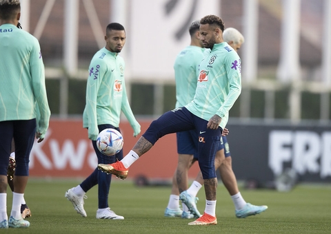 'Neymar não precisa ser capitão para ser líder da seleção', diz Tite