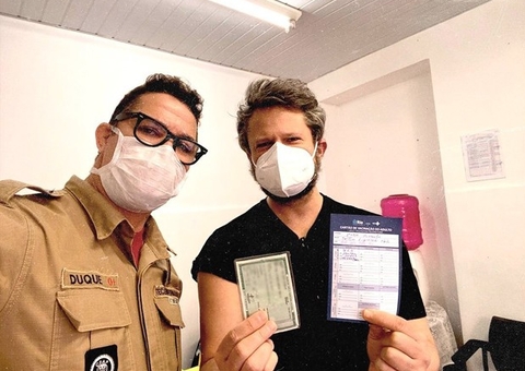 Selton Mello, Vladimir Brichta e mais são vacinados contra Covid no Rio