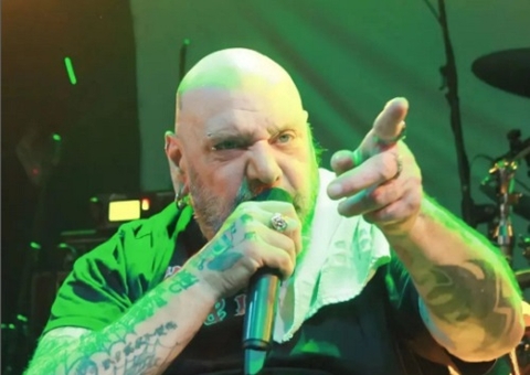 Paul Di'Anno, ex-vocalista do Iron Maiden, faz show hoje em Manaus