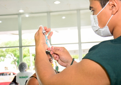 Manaus ultrapassa a meta de vacinação contra Covid em grupos prioritários 