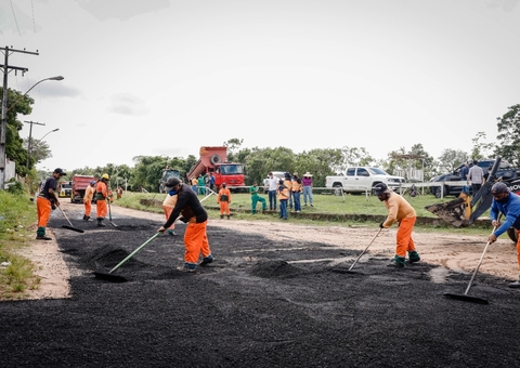 Ramais que levam a balneários em Manaus recebem pavimentação