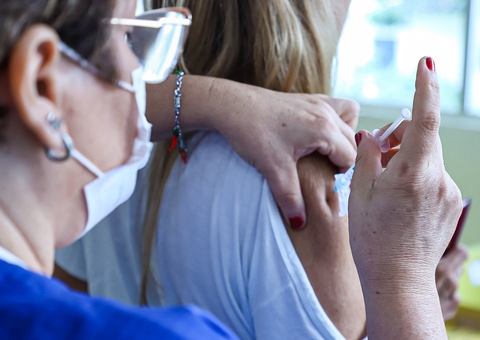 Vacina contra bronquiolite está disponível para gestantes em 148 unidades em Manaus