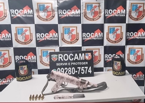 Jovem é preso ao ostentar arma em laje de casa em Manaus