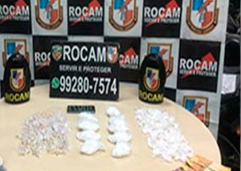 Mulher é presa com mochila recheada com mais de 400 porções de drogas em Manaus