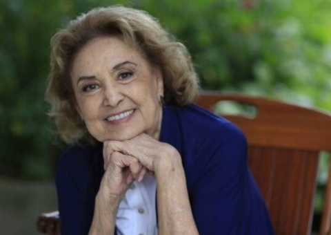 Dentro da UTI, Eva Wilma impressiona ao estudar para novo filme