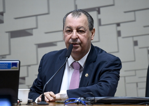 Omar Aziz procura senadores para definir relator da CPI da Braskem até quarta